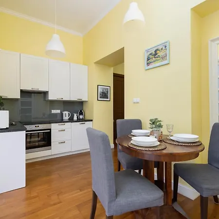 Przytulny Apartament W Centrum Krakowa By Renters Lägenhet *
